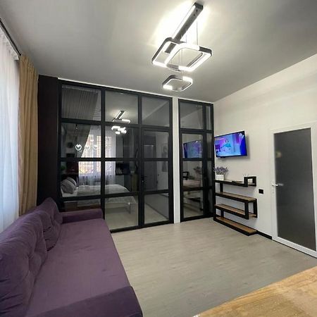 Vel Люкс Apartment แชร์นิฟซี ภายนอก รูปภาพ
