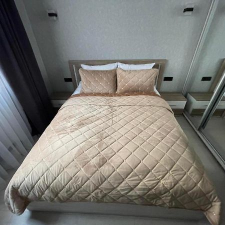 Vel Люкс Apartment แชร์นิฟซี ภายนอก รูปภาพ
