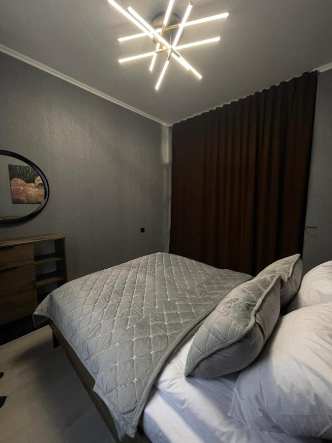 Vel Люкс Apartment แชร์นิฟซี ภายนอก รูปภาพ
