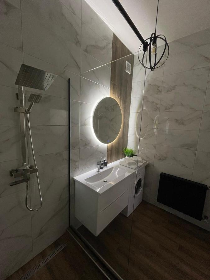 Vel Люкс Apartment แชร์นิฟซี ภายนอก รูปภาพ