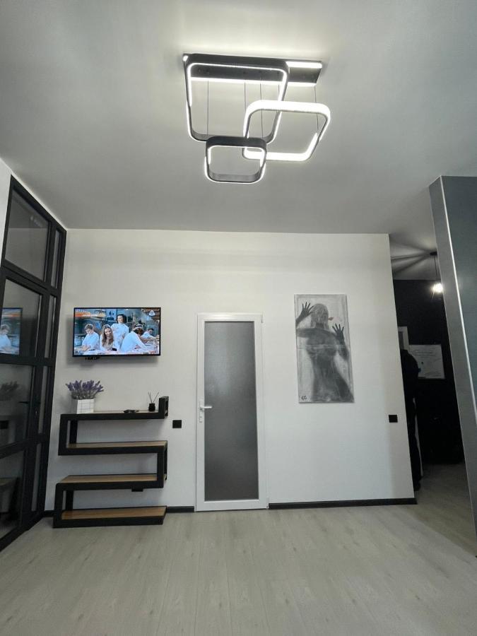 Vel Люкс Apartment แชร์นิฟซี ภายนอก รูปภาพ