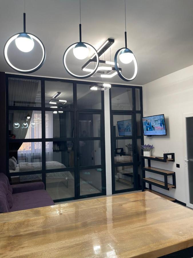 Vel Люкс Apartment แชร์นิฟซี ภายนอก รูปภาพ