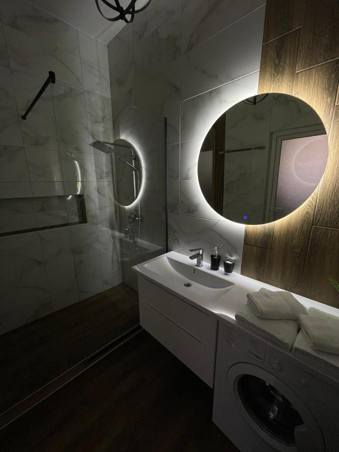 Vel Люкс Apartment แชร์นิฟซี ภายนอก รูปภาพ