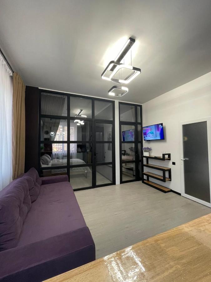 Vel Люкс Apartment แชร์นิฟซี ภายนอก รูปภาพ