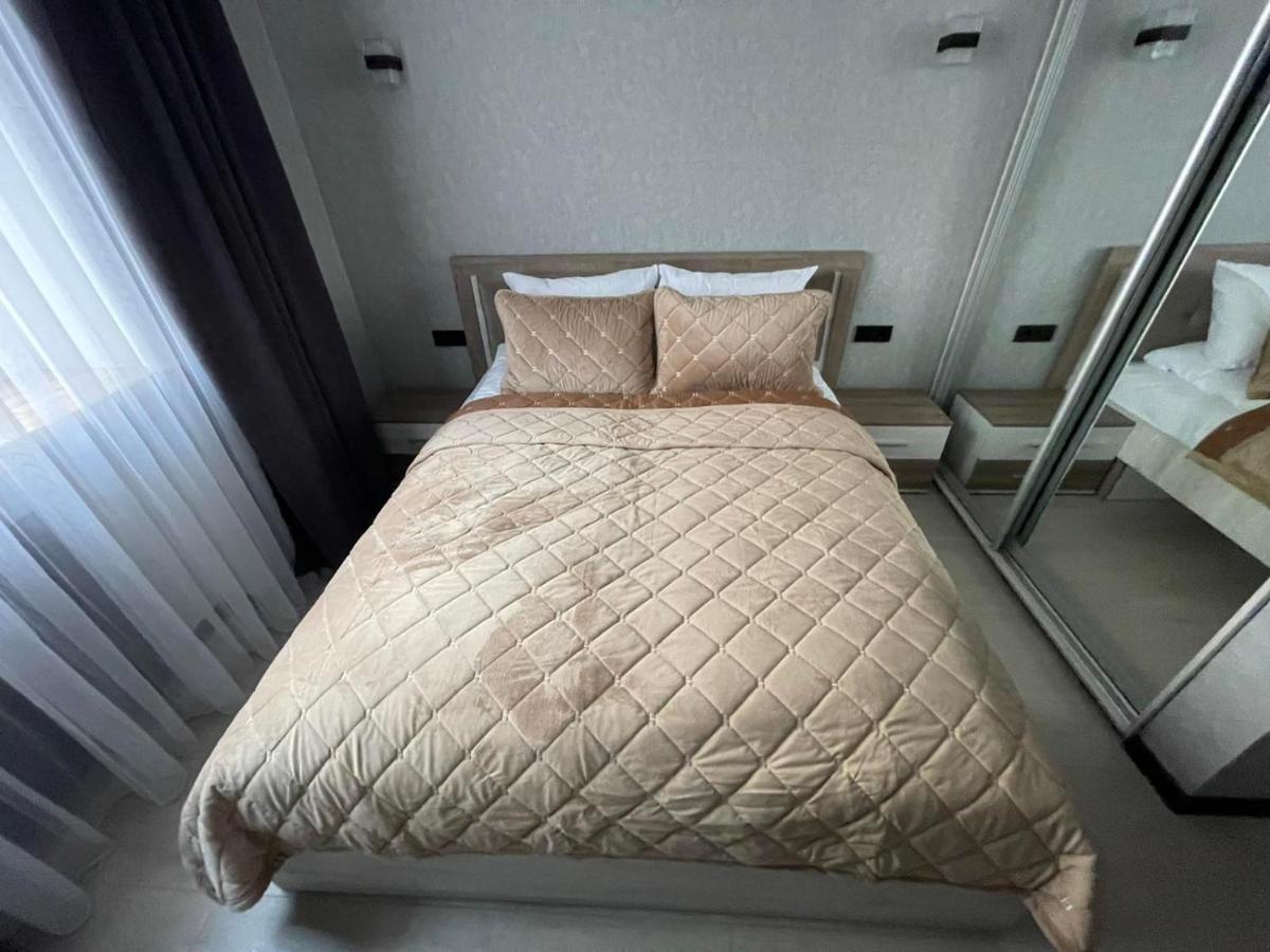 Vel Люкс Apartment แชร์นิฟซี ภายนอก รูปภาพ