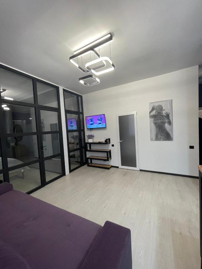 Vel Люкс Apartment แชร์นิฟซี ภายนอก รูปภาพ