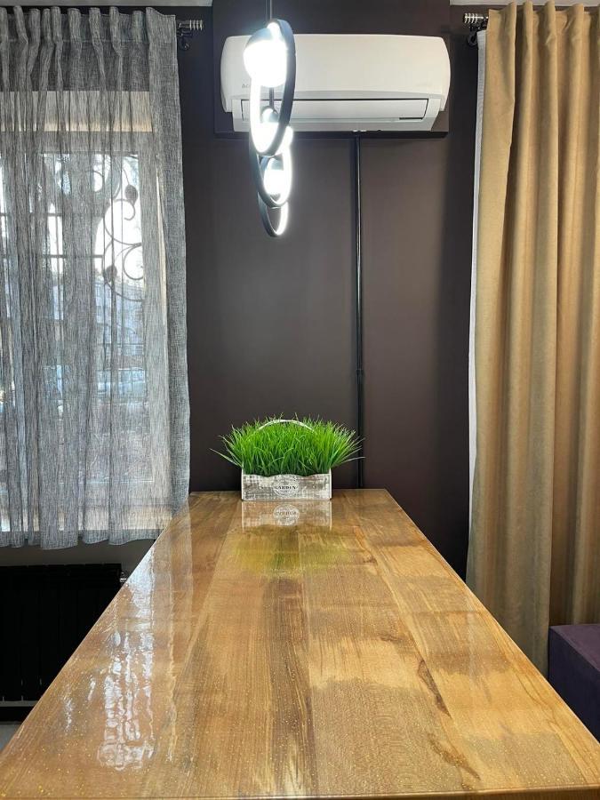 Vel Люкс Apartment แชร์นิฟซี ภายนอก รูปภาพ