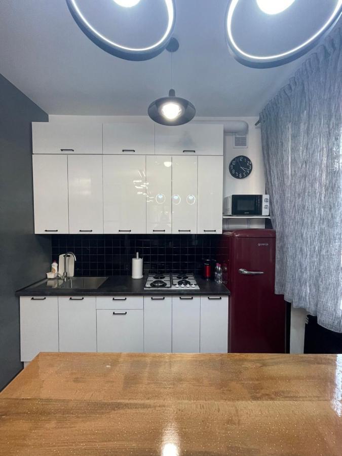 Vel Люкс Apartment แชร์นิฟซี ภายนอก รูปภาพ