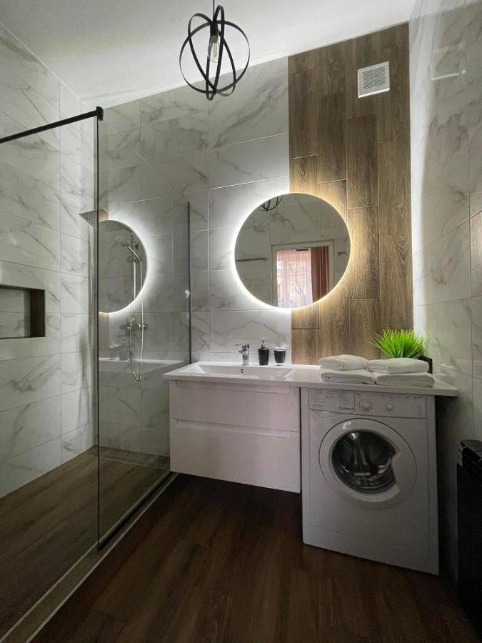Vel Люкс Apartment แชร์นิฟซี ภายนอก รูปภาพ