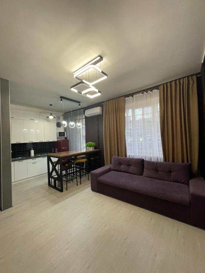 Vel Люкс Apartment แชร์นิฟซี ภายนอก รูปภาพ