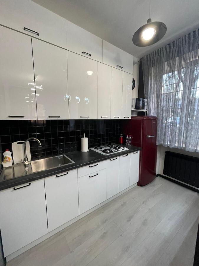 Vel Люкс Apartment แชร์นิฟซี ภายนอก รูปภาพ