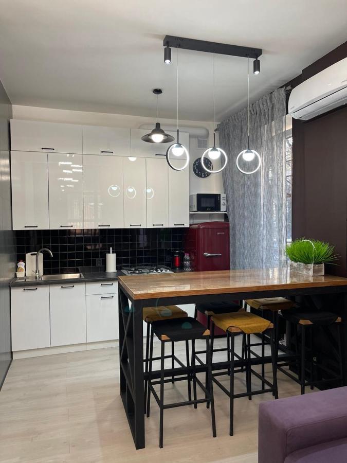 Vel Люкс Apartment แชร์นิฟซี ภายนอก รูปภาพ