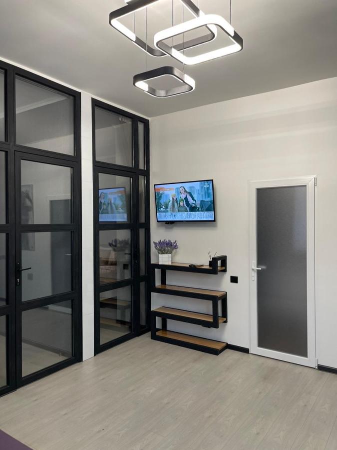 Vel Люкс Apartment แชร์นิฟซี ภายนอก รูปภาพ